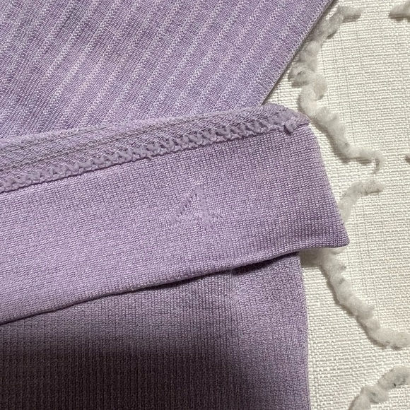 Lululemon Swiftly Long Sleeves (size 4) - Lavender - Picture 3 of 3
